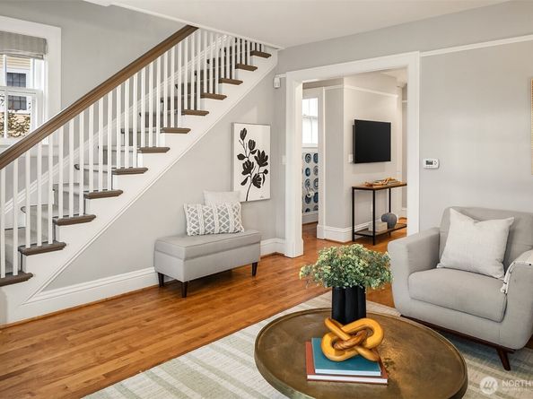 4422 Montana Circle W, Seattle WA 98199