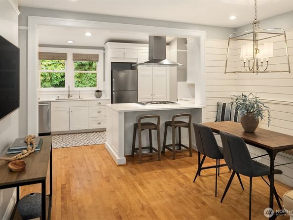 4422 Montana Circle W, Seattle WA 98199