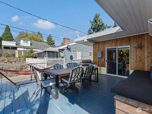 9840 26th Avenue SW, Seattle WA 98106