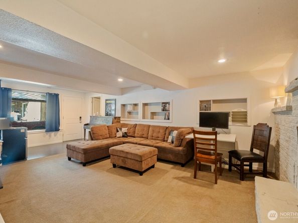 9840 26th Avenue SW, Seattle WA 98106