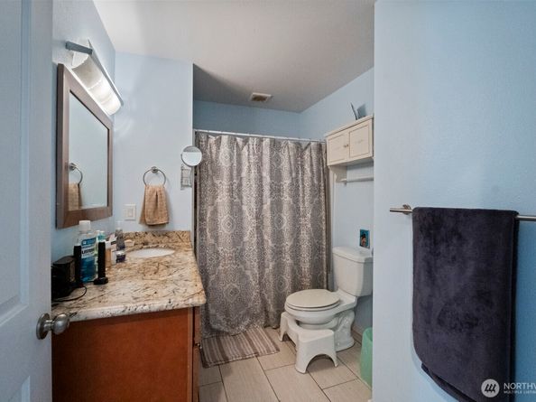 9840 26th Avenue SW, Seattle WA 98106