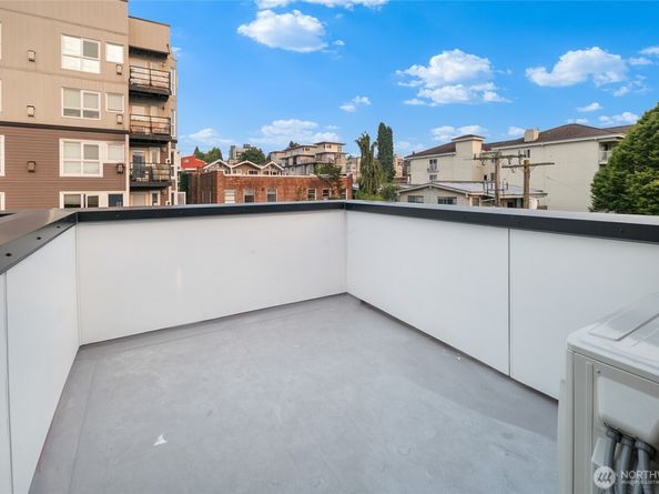 318 E Bellevue Avenue E, Seattle WA 98102