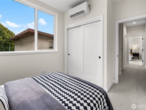 318 E Bellevue Avenue E, Seattle WA 98102