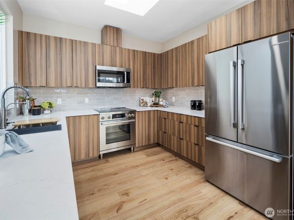 10120 NE 185th Street B, Bothell WA 98011