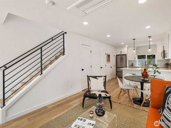 820 B S Sullivan Street, Seattle WA 98108