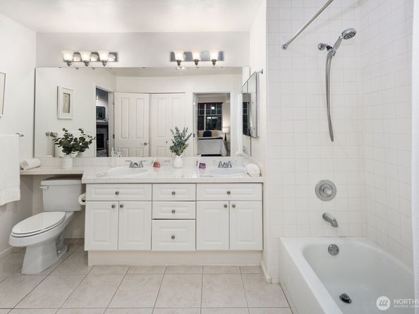 2244 SE 132nd Avenue B116, Bellevue WA 98005