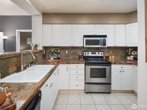 2244 SE 132nd Avenue B116, Bellevue WA 98005