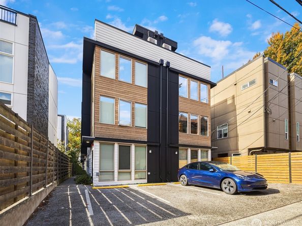 1120 16th Avenue C, Seattle WA 98122