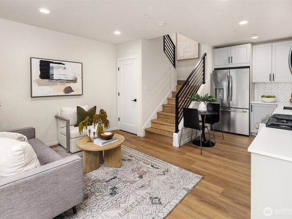 1120 16th Avenue C, Seattle WA 98122