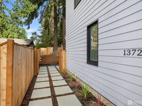 13724 22nd Avenue NE, Seattle WA 98125