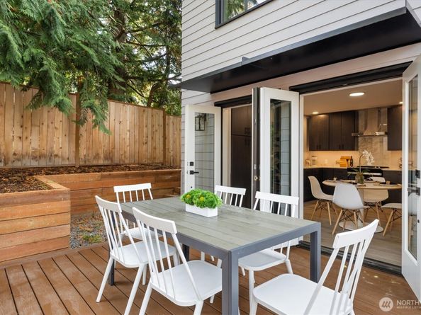 13724 22nd Avenue NE, Seattle WA 98125