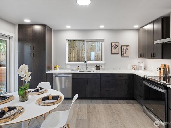 13724 22nd Avenue NE, Seattle WA 98125