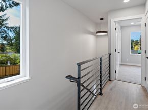 13724 22nd Avenue NE, Seattle WA 98125