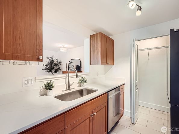 14002 NE 181st Place A302, Woodinville WA 98072