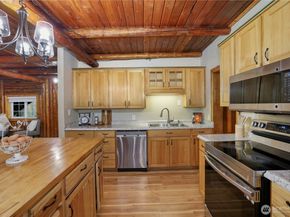 7217 NW Scomanov Lane, Olalla WA 98359