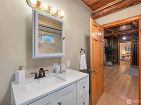 7217 NW Scomanov Lane, Olalla WA 98359