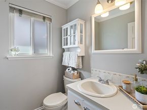 10643 Glen Acres Drive S 10643, Seattle WA 98168
