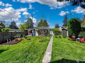 8403 32nd Avenue SW, Seattle WA 98126