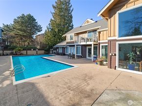 300 N 130th Street 5302, Seattle WA 98133