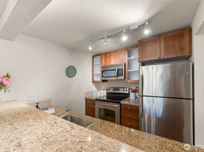 300 N 130th Street 5302, Seattle WA 98133