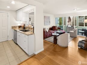 5901 Phinney Avenue N 206, Seattle WA 98103