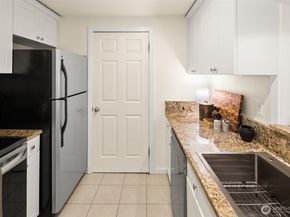 5901 Phinney Avenue N 206, Seattle WA 98103