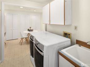 24106 NE 6th Place, Sammamish WA 98074