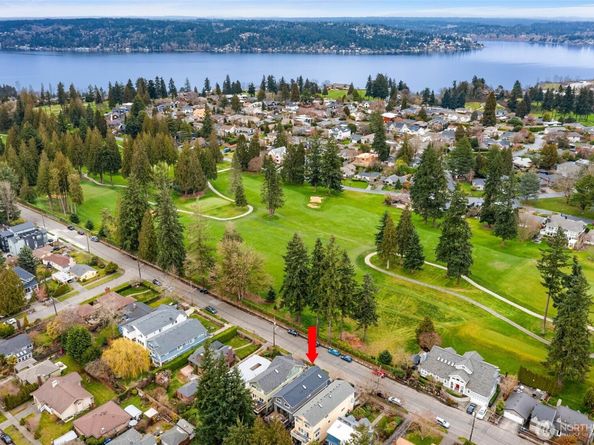 7527 45th Avenue NE, Seattle WA 98115