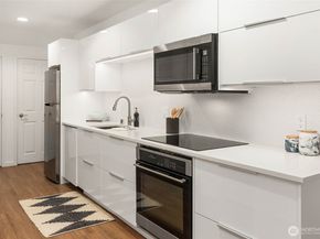 7527 45th Avenue NE, Seattle WA 98115