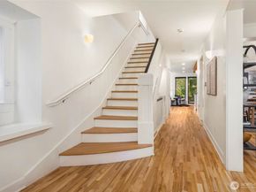 7527 45th Avenue NE, Seattle WA 98115