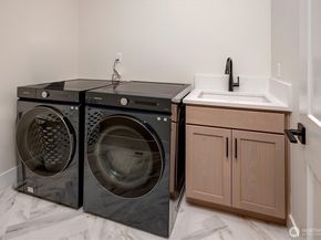 12143 NE 170th Place, Bothell WA 98011