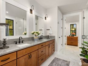 7535 NE West Port Madison Road, Bainbridge Island WA 98110