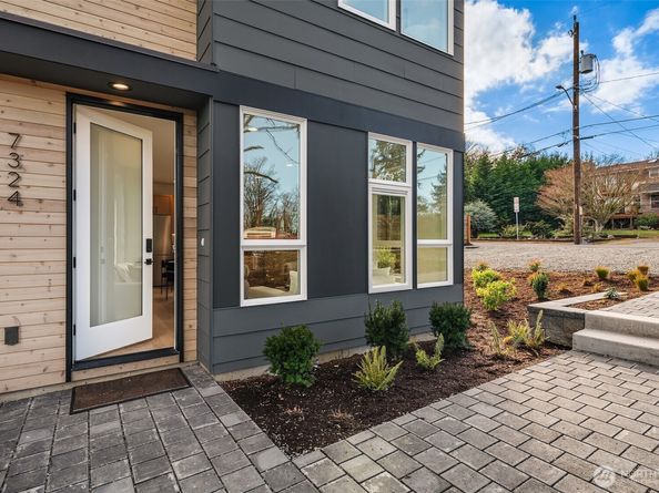 7324 7th Place SW B, Seattle WA 98106