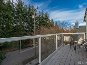 4570 36th Avenue W, Seattle WA 98199