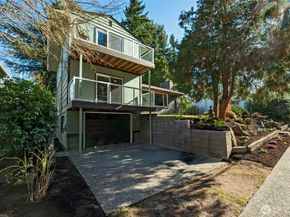 4570 36th Avenue W, Seattle WA 98199