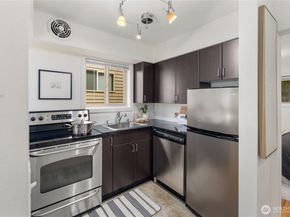 7106 California Avenue SW 101, Seattle WA 98136