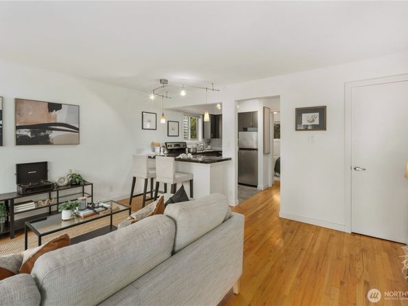 7106 California Avenue SW 101, Seattle WA 98136