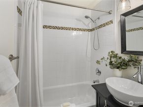 7106 California Avenue SW 101, Seattle WA 98136
