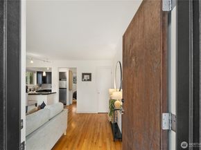 7106 California Avenue SW 101, Seattle WA 98136