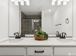 1192 Waterfall Way SE 1803, North Bend WA 98045