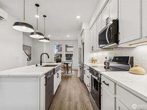 1192 Waterfall Way SE 1803, North Bend WA 98045