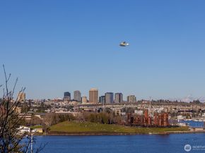 2420 8th Avenue N 201, Seattle WA 98109