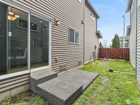 1051 42nd Court NE, Auburn WA 98002