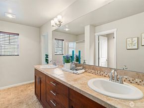 1051 42nd Court NE, Auburn WA 98002