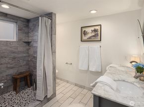 403 NE 94th Street, Seattle WA 98115