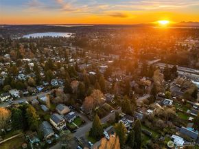 403 NE 94th Street, Seattle WA 98115