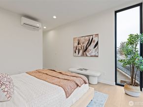 11229 Greenwood Avenue N B, Seattle WA 98133