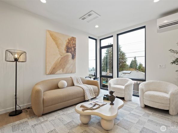 11229 Greenwood Avenue N B, Seattle WA 98133