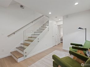 11229 Greenwood Avenue N B, Seattle WA 98133