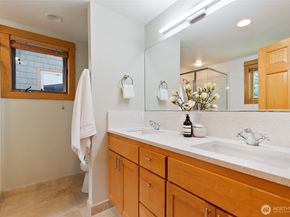 3824 Evanston Avenue N 6, Seattle WA 98103